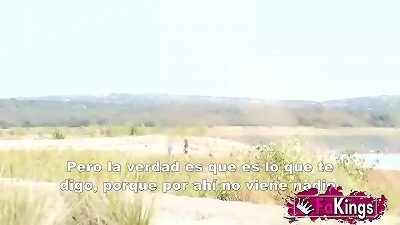 Briseida makes a little outdoor new-comer hunt. Will you be in luck to screw her?