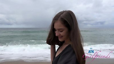 Behind the episodes with the supah steamy sweetheart Violet Viper on vacation and playing with her in the car