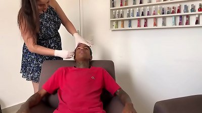 molten woman DOES BRAND NEW'S eyebrows IN exchange RECEIVES PICA AND HE EVEN PUT IT ON HER bootie