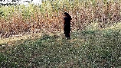 Komal was about to pee and burn the sugarcane of her sphere