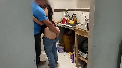 I fuck my niece while she cooks