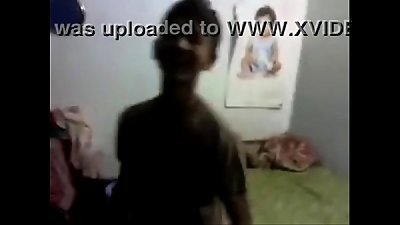 Badi behen ne chote vai ko smooch kiya - XVIDEOS.COM