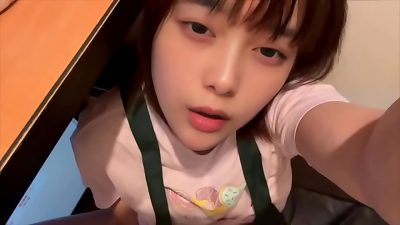 [Part-time internet cafe employee] While cleaning a room, this cute worker gets excited when she sees the tissue left behind by a guy masturbating, and starts tugging while cleaning the room.