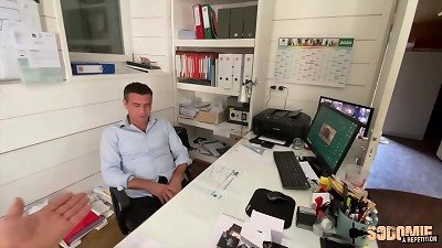 Italian hotty Valentina showcases her talent for assfuck