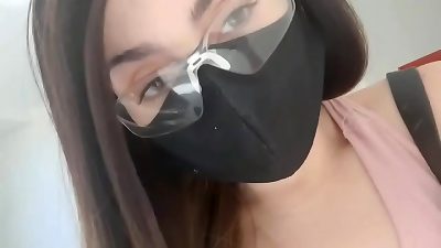 Fazendo compras na quarentena sem calcinha... os flicks mais safados em www.bolivianamimi.com